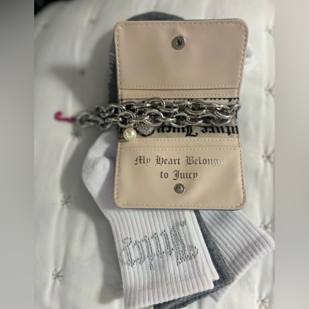 Juicy Couture Gift Set - NWT - Picture 2 of 6
